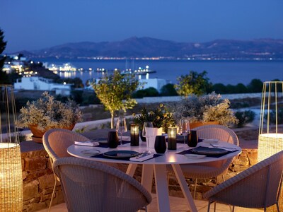 R 1188 Comfy Luxury Resort - Deluxe Room Garden View with Breakfast.