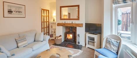 Tenby Cottage, Whitby - Host & Stay