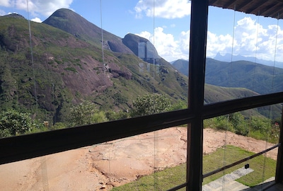 Chalé no Topo da Montanha, para quem curte a natureza, caminhada e cachoeiras.