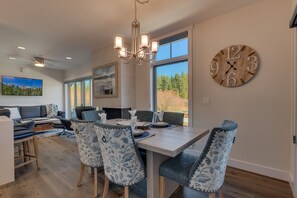 Sunny open dining area kitchen and living room - Sunny open dining area kitchen and living room