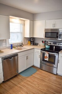 Beautiful Apartment Right by UNMC and Blackstone!