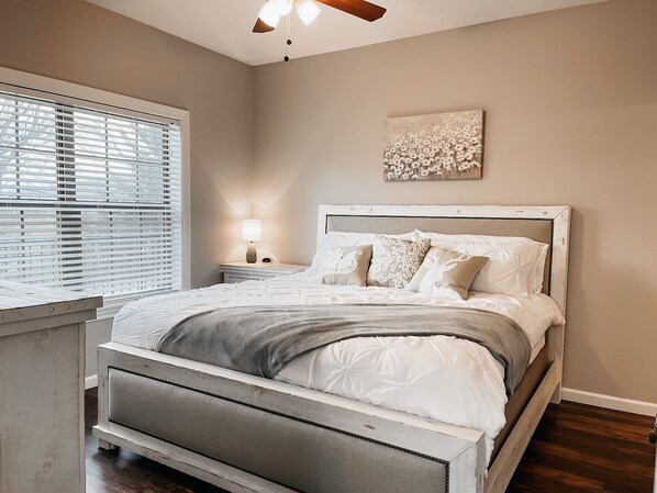 King bed in Master