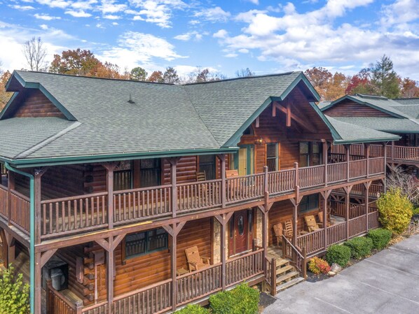 Welcome to Family Ties Lodge!