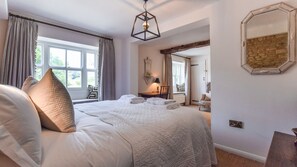 Bedroom 2 -  king-size, Brown's Cottage, Bolthole Retreats