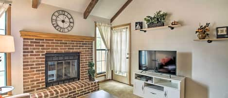 Shawnee Vacation Rental | 2BR | 2BA | Private Condo | 800 Sq Ft