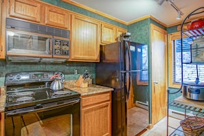 Full kitchen