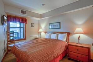 Bedroom with queen bed