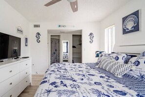 Master king bed