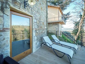 Property, Room, Real Estate, House, Building, Furniture, Wall, Architecture, Interior Design, Home