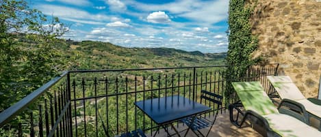 Nuage, Ciel, Propriété, Plante, La Nature, Bâtiment, Bleu Azur, Paysage Naturel, Clôture, Ombre