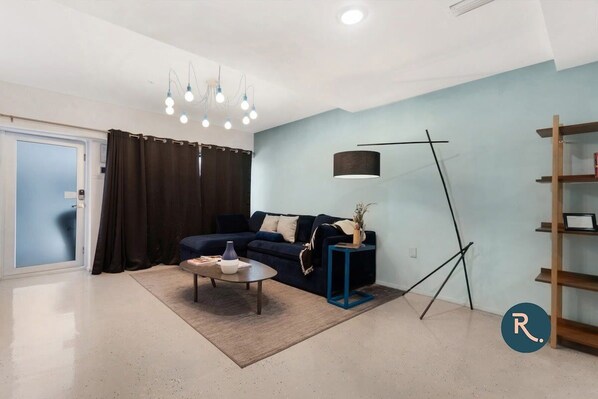 Welcome to 250 Collins by Roami!