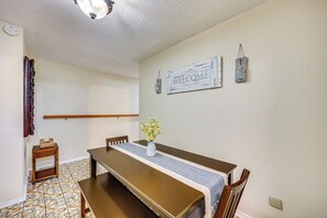 Dining Room | Dishware & Flatware