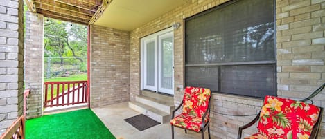 Helotes Vacation Rental | 2 BR | 1 BA | 800 Sq Ft | 1 Story