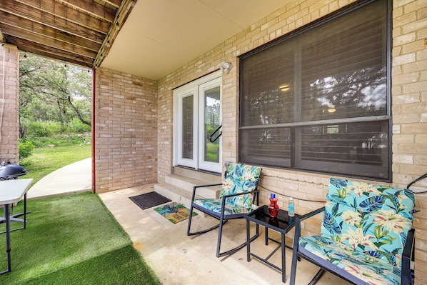 Helotes Vacation Rental | 2 BR | 1 BA | 800 Sq Ft | 1 Story