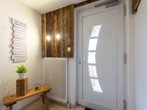 Entrance / Reception