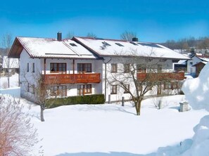 Ferienwohnung 1 mit zwei Schlafzimmer-WInteransicht