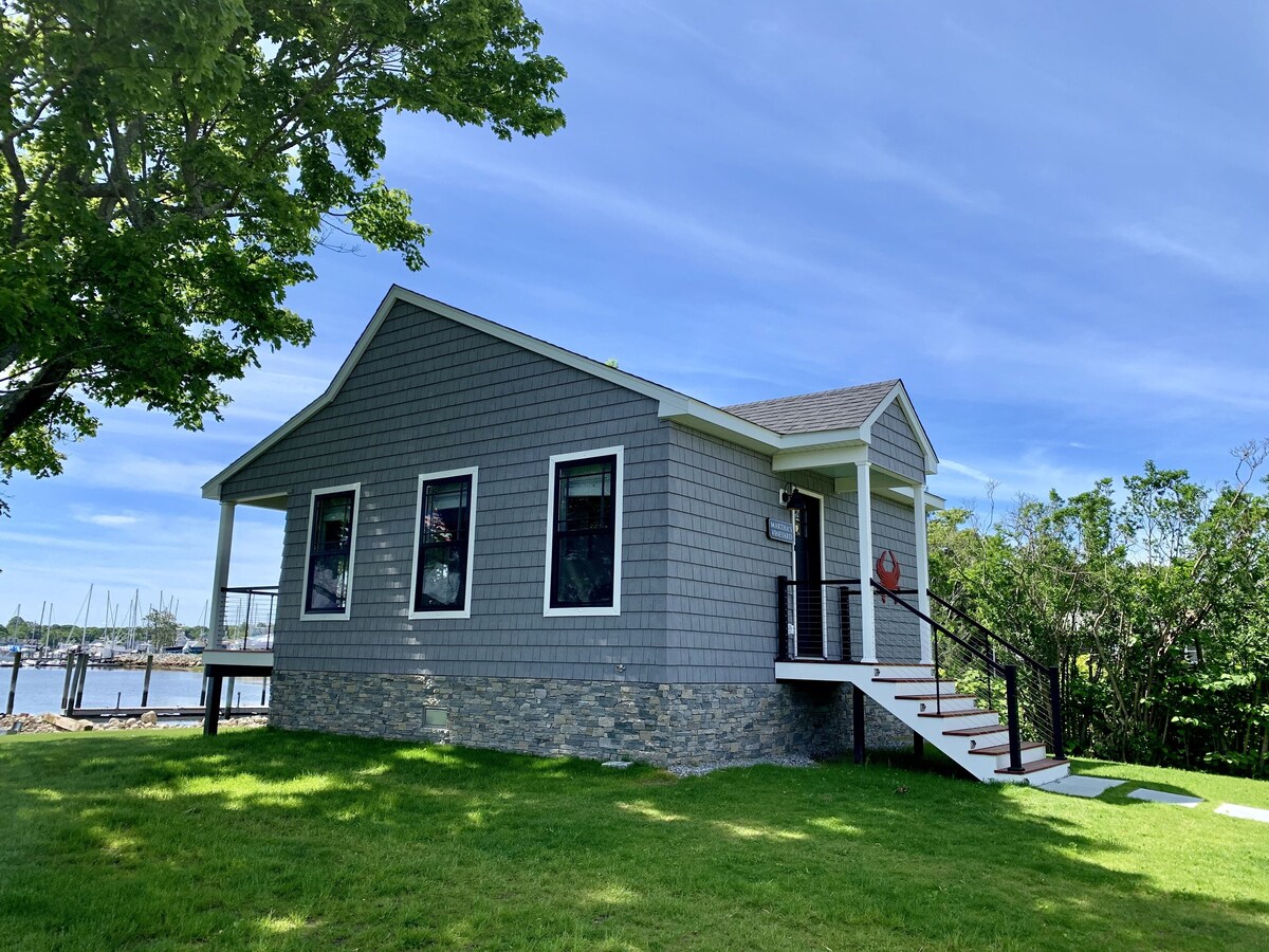 Harbor View Landing Mystic, CT – The Martha’s Vineyard Waterfront Cottage
