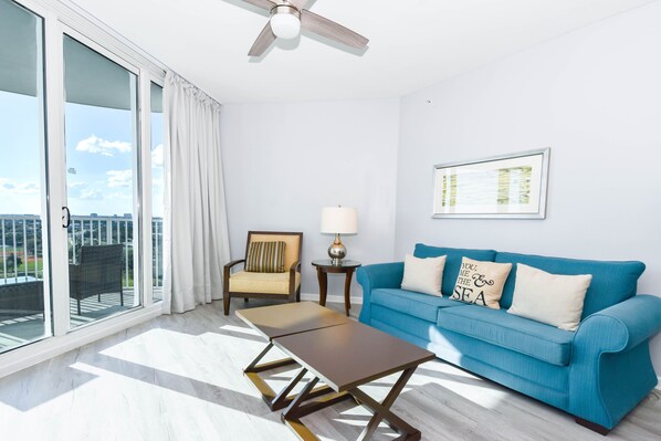 Palms 21104 - Living Area