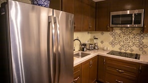 Refrigerator, Microwave, Oven, Sink, Indoors