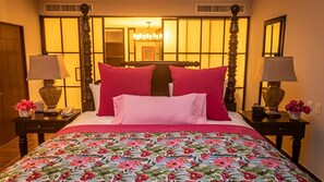 Furniture, Bed, Cushion, Pillow, Bedroom