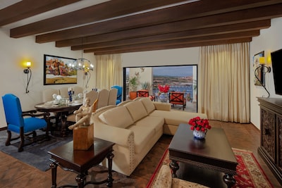 Four Bedroom Vista Penthouse Suite - VISTA ENCANTADA RESORT, SPA & RESIDENCES - Breakfast Included