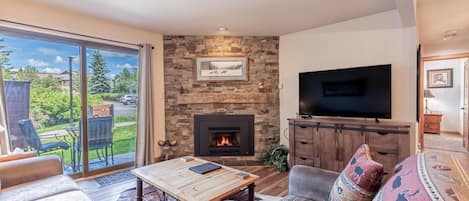 Living Area w/ Fireplace and TV