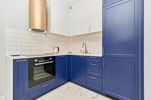 Modern, fully equipped kitchenette. 