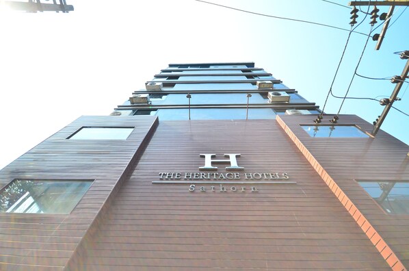 施設の正面