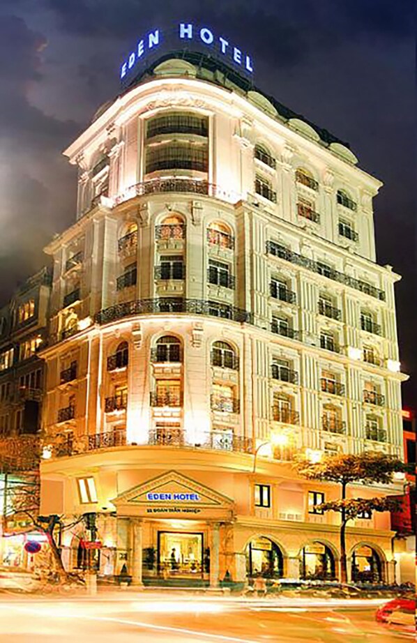 Front of property - evening/night