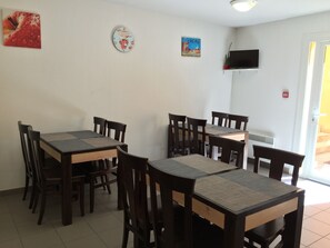 Breakfast area