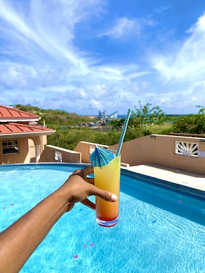 Infinity-Pool