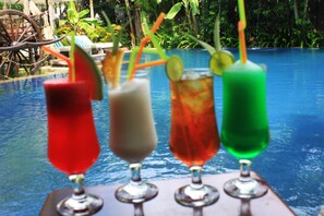 Poolbar