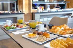 Buffetaamiainen
