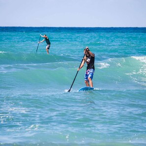 Surfing/bodyboarding