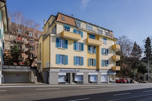 Esterni