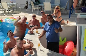 Poolbar
