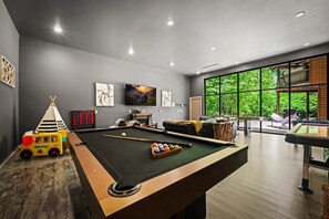 Detached game room