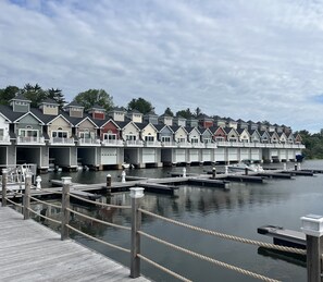 Harbor Villas & Carnegie Bay Marina