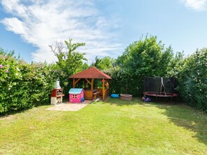 Plante, Communauté Des Plantes, Véhicule, Ciel, Voiture, Arbre, Herbe, Végétation, Lot Terre