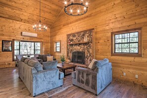 Living Room | 1st Floor | Step-Free Access | Air Conditioning