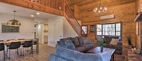 Pine Vacation Rental | 4BR | 2BA | 3,029 Sq Ft | 3 Stories