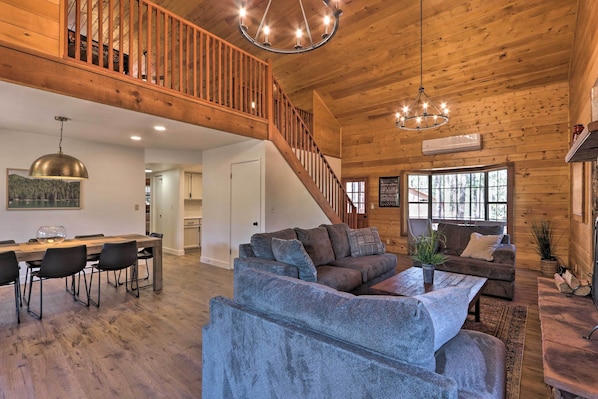Pine Vacation Rental | 4BR | 2BA | 3,029 Sq Ft | 3 Stories
