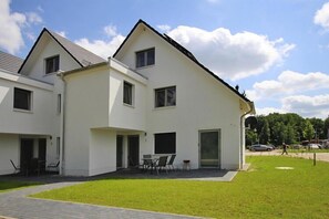 Außenseite Ferienhaus [Sommer]