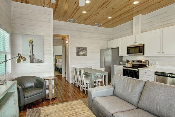 Lovely Décor! - Comfortable seating for family gatherings