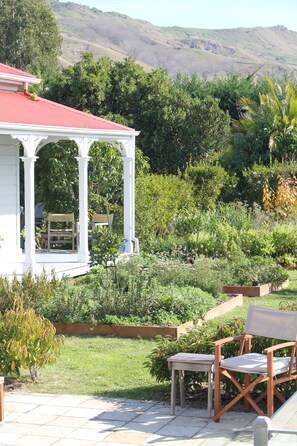 Cape South Cottage & herb gardens