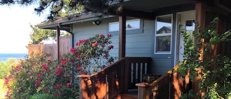 Enter the cottage off the driveway