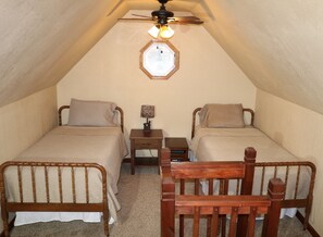 Twin bed (upstairs)