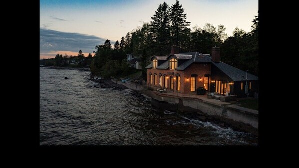 Stunning views of PumpHouse on Lake Superior 