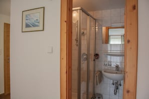 Blick ins Badezimmer
