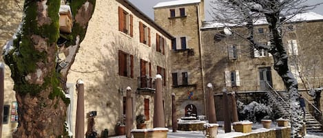 Le logis de Josephine sous la neige
station de ski de fond luge ouverte